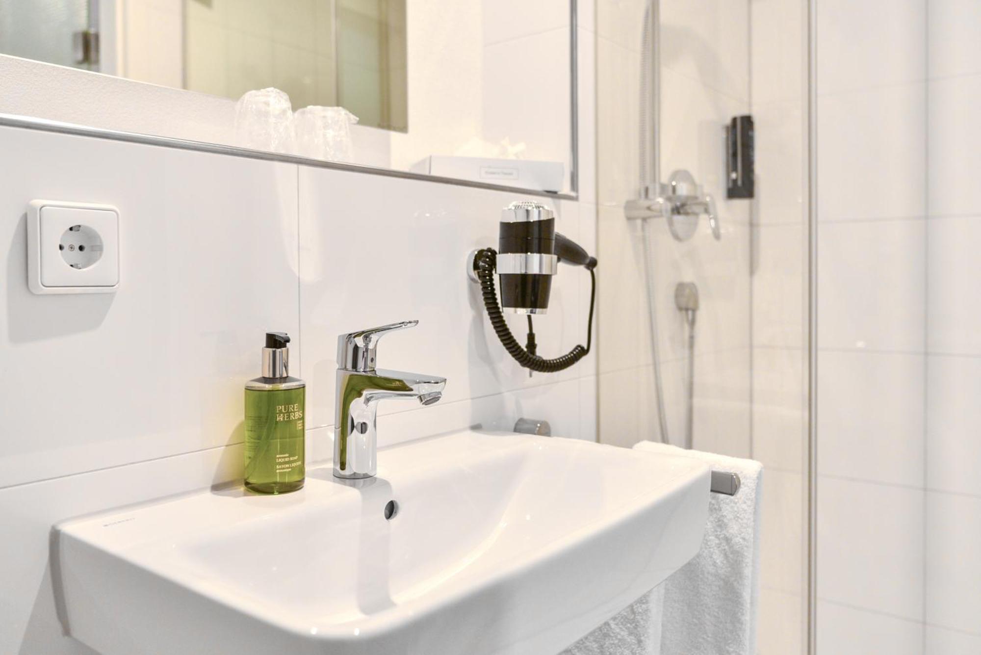 Double or Twin Room,1646986119:JPEG