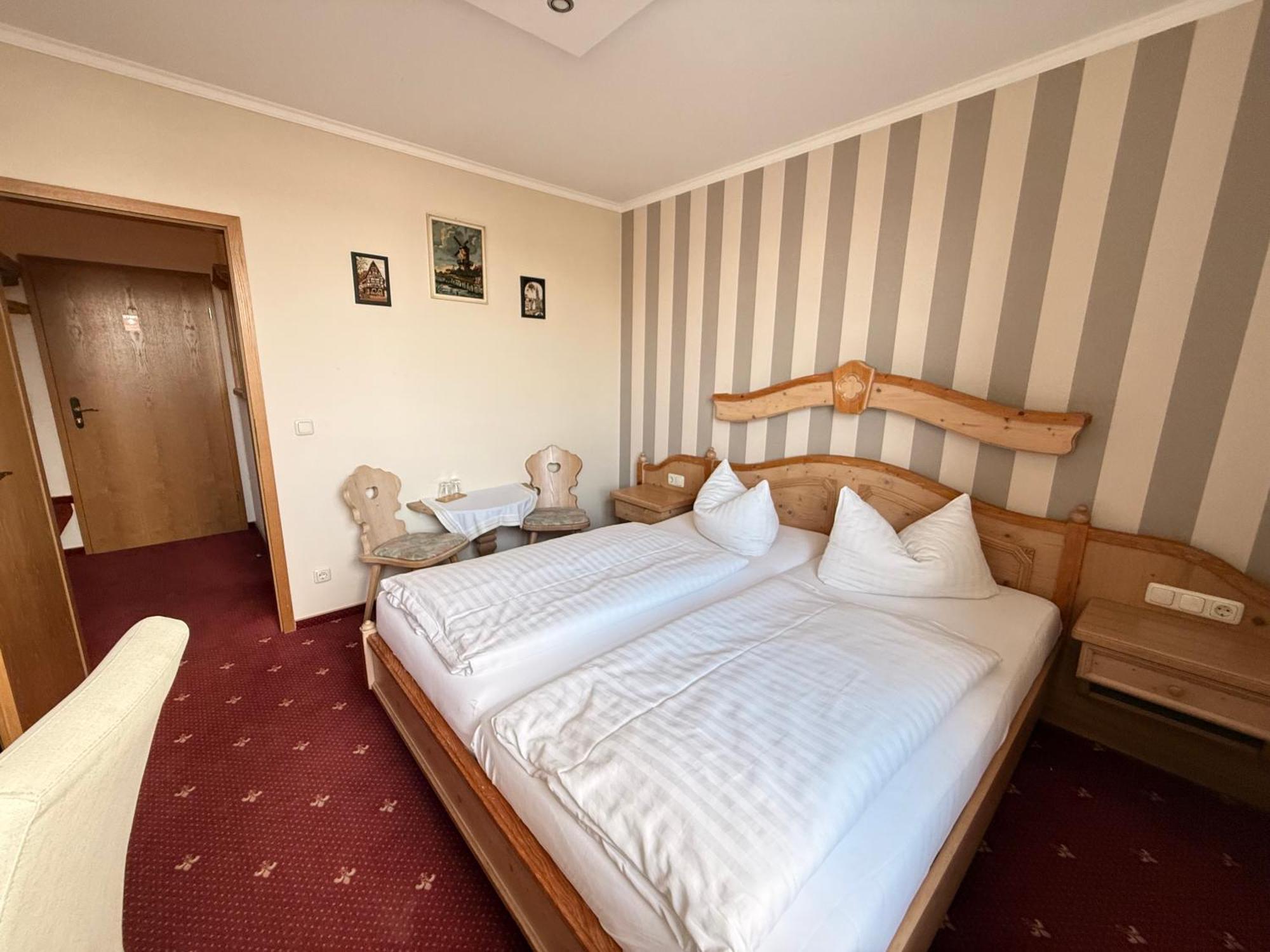 Double Room,1648015608:JPEG