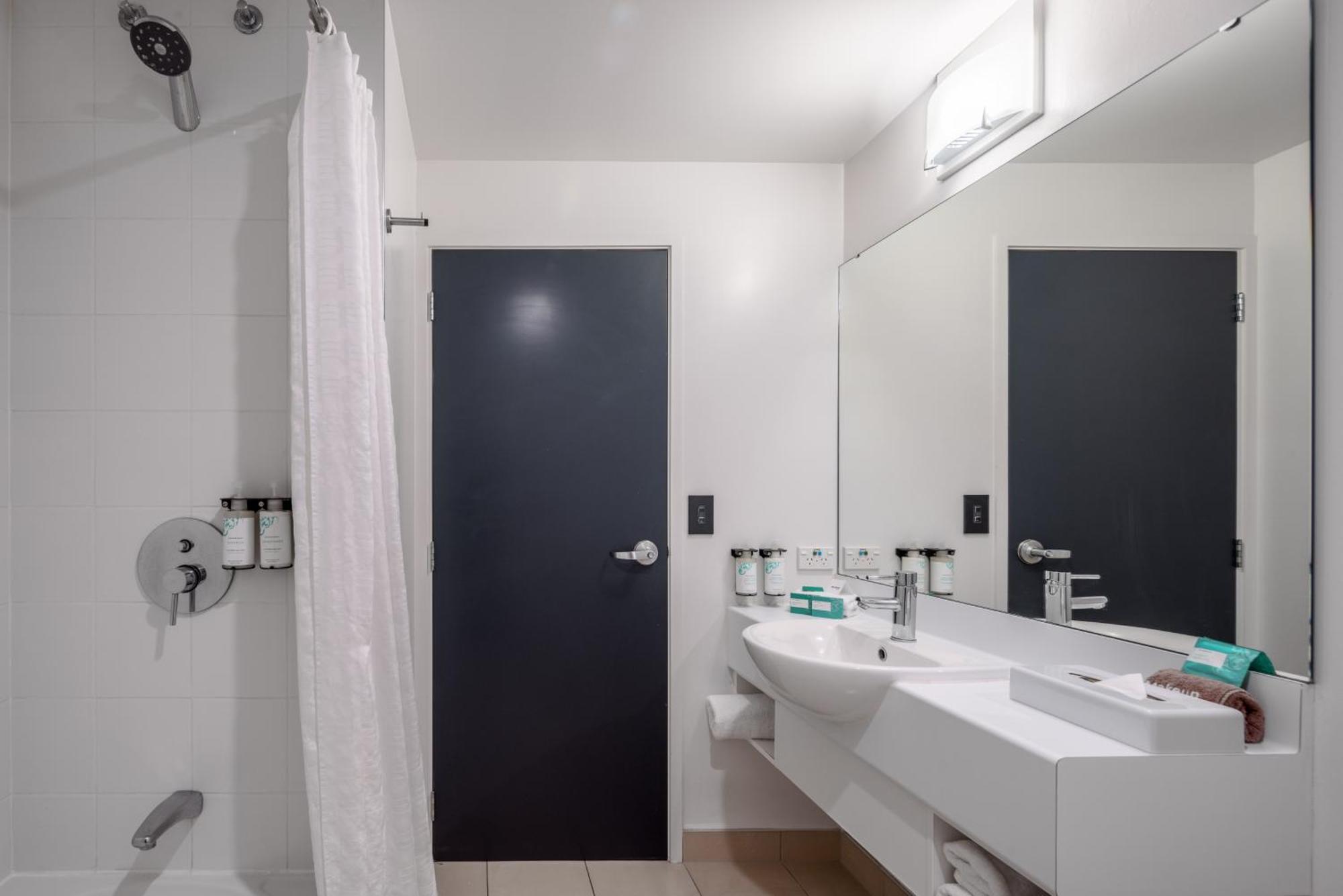 Interconnecting Large Family Room,1658071627:JPEG