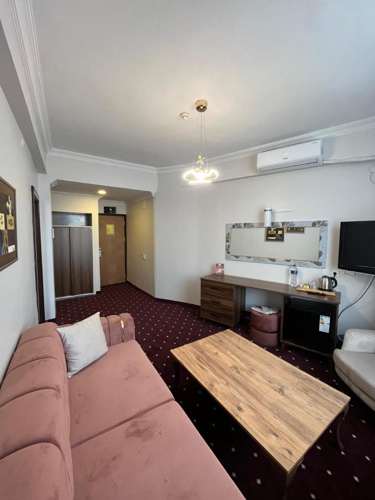 King Suite,1667430979:JPEG