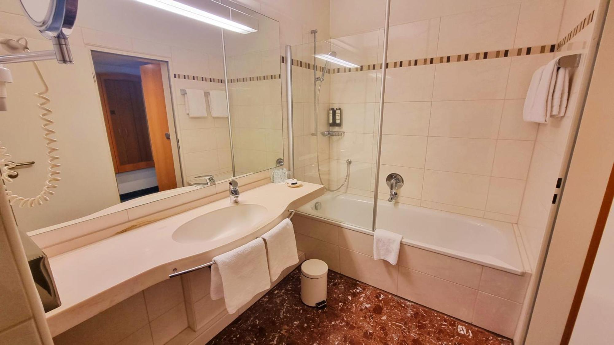 Doppelzimmer mit Zustellbett