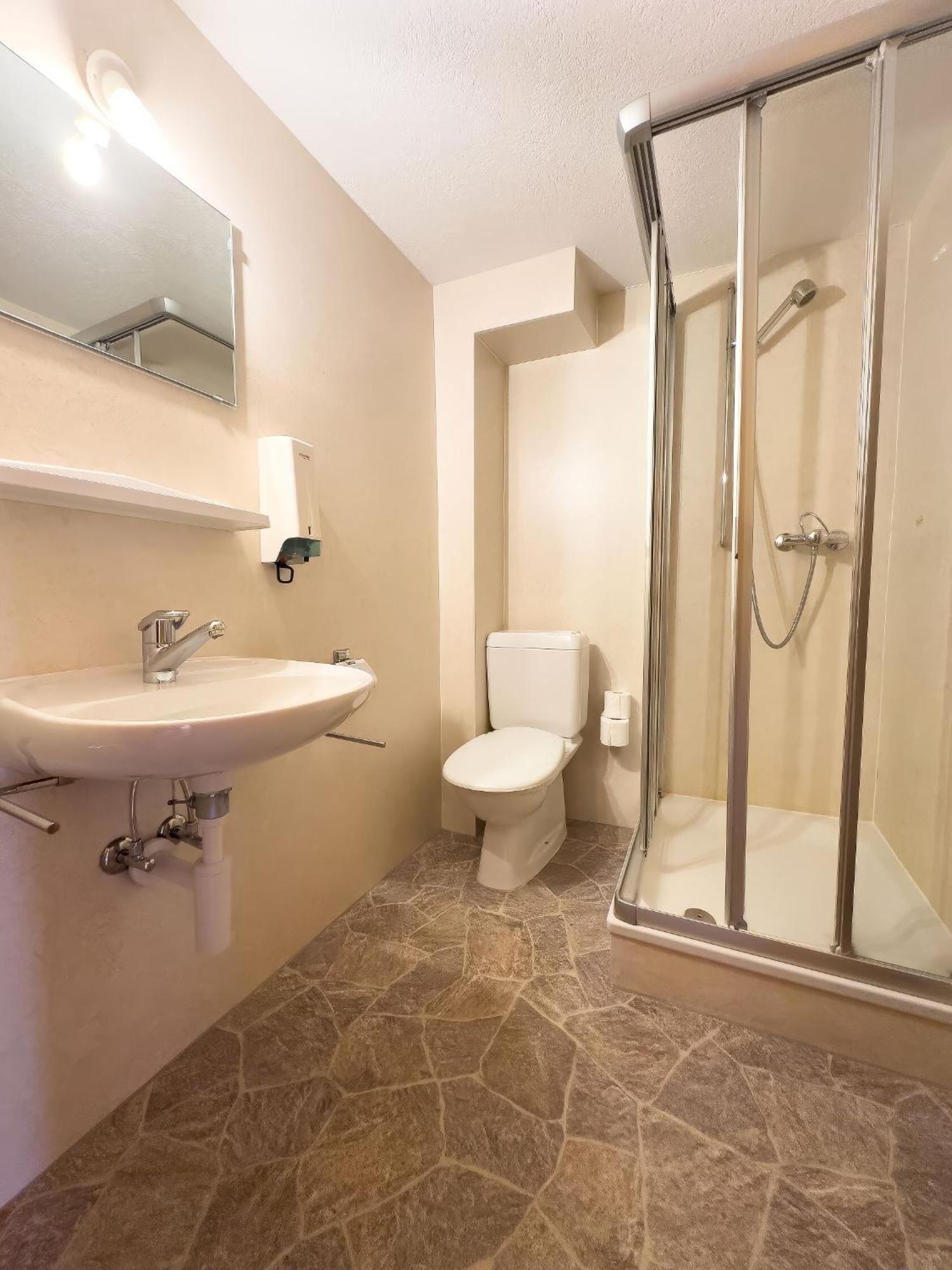 Single Room with Shared Bathroom