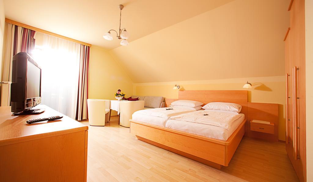 Großes Doppelzimmer