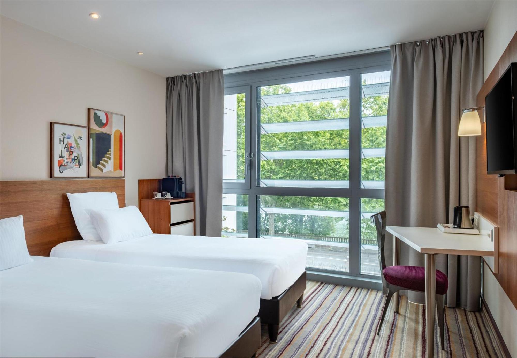 Double Room with View,1698949369:JPEG