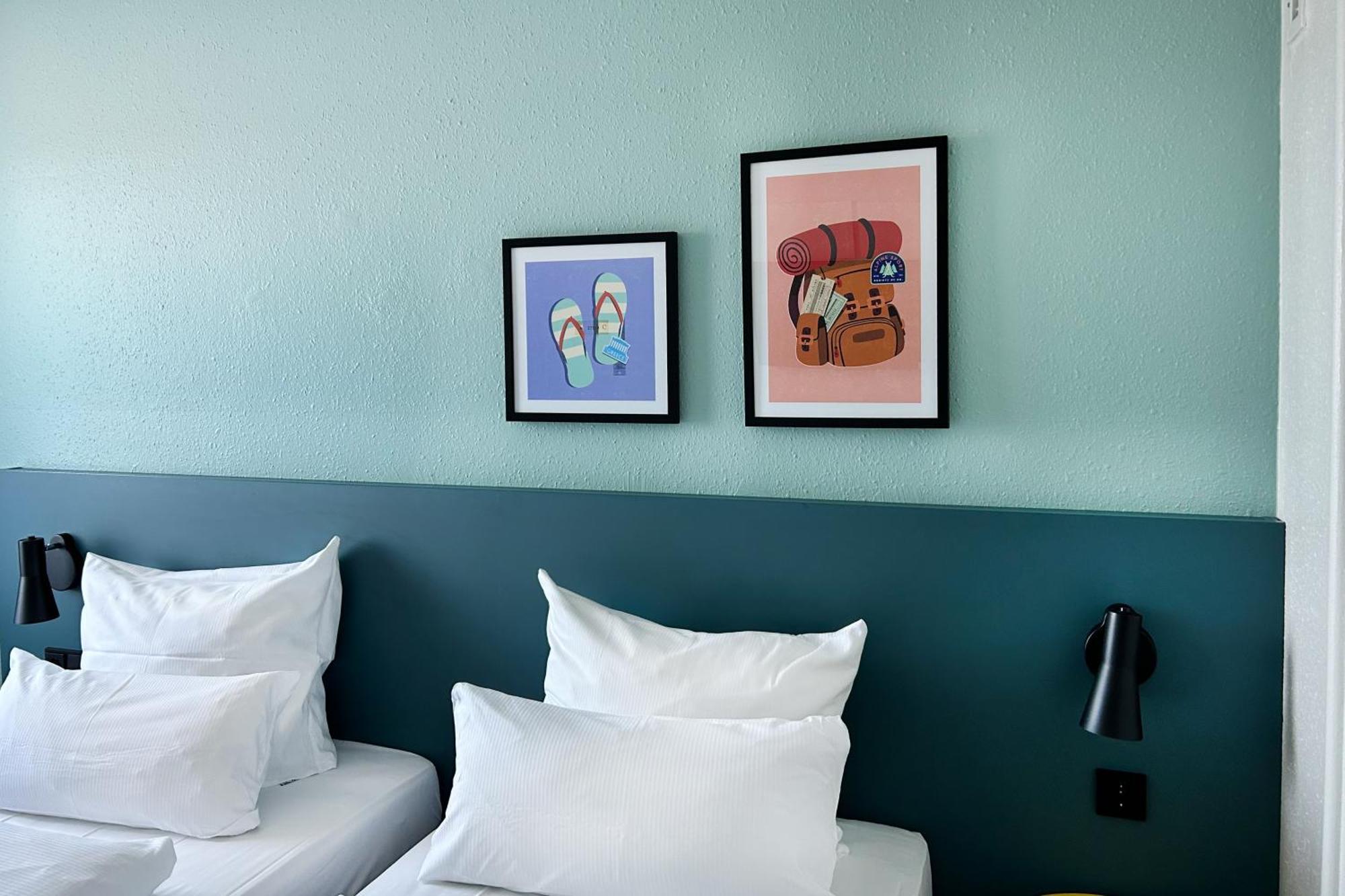 Queen Room with Courtyard View,1704889554:JPEG