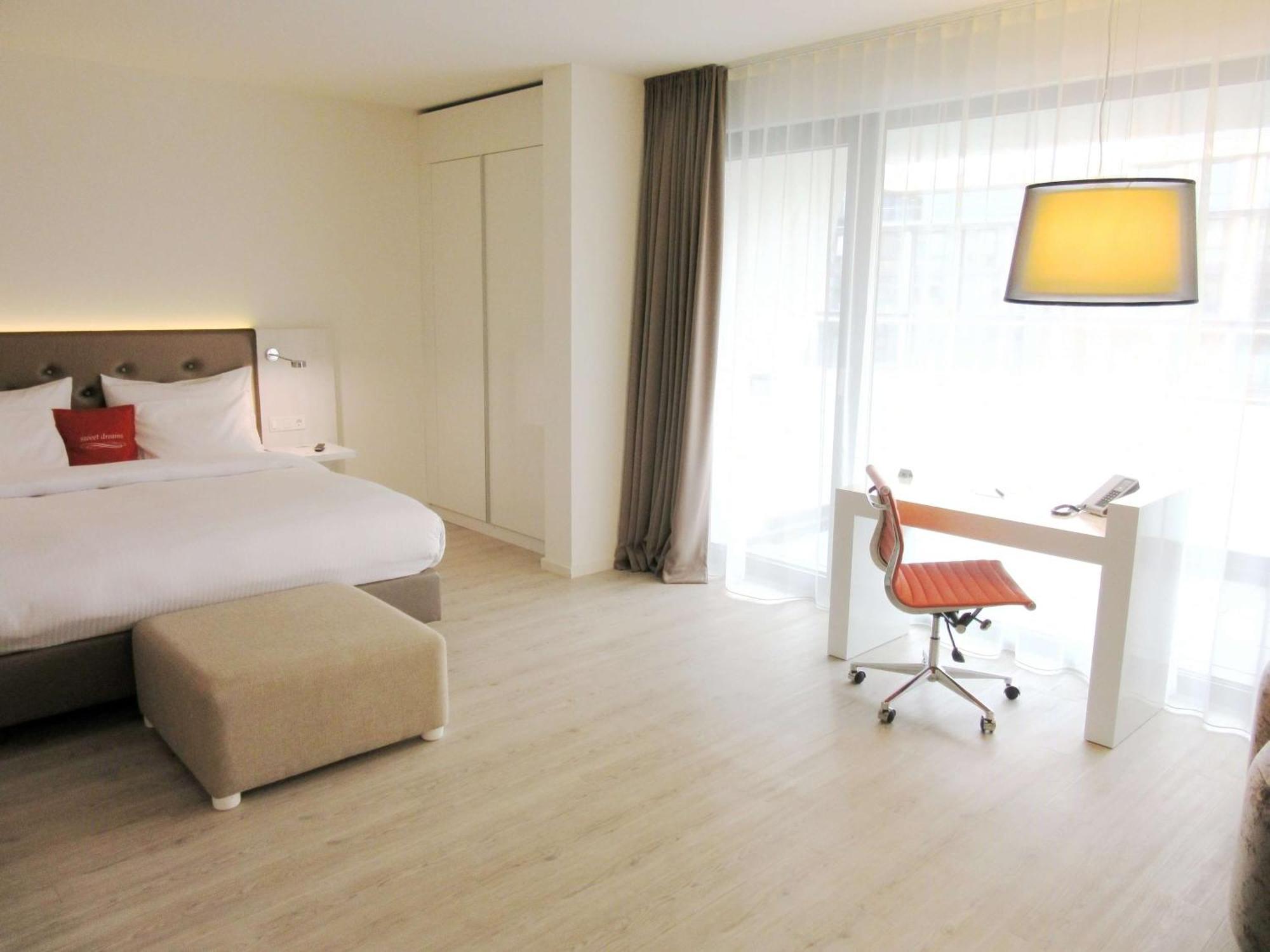 Deluxe Double Room,1756539109:JPEG