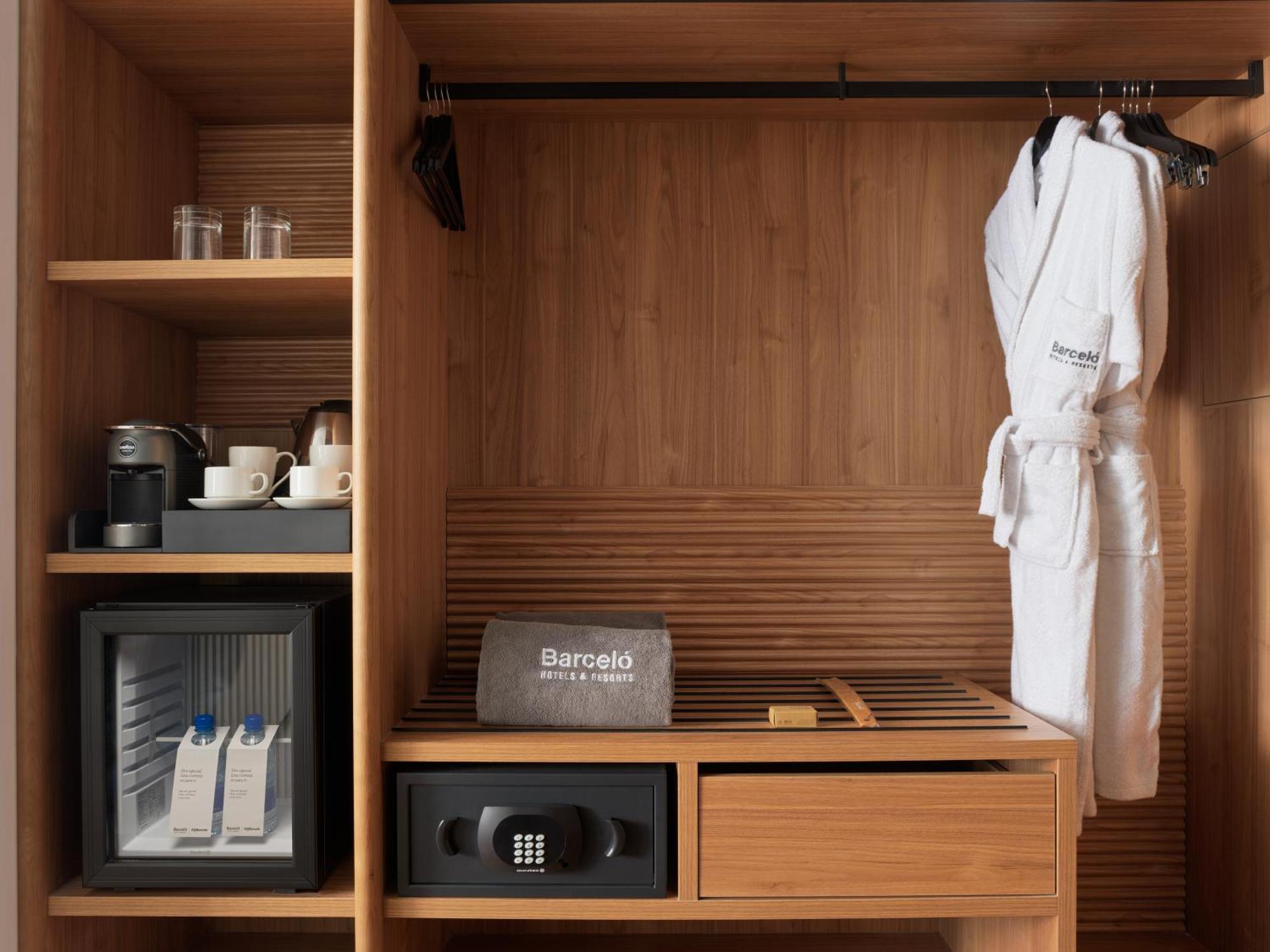 Double or Twin Room,1742609105:JPEG