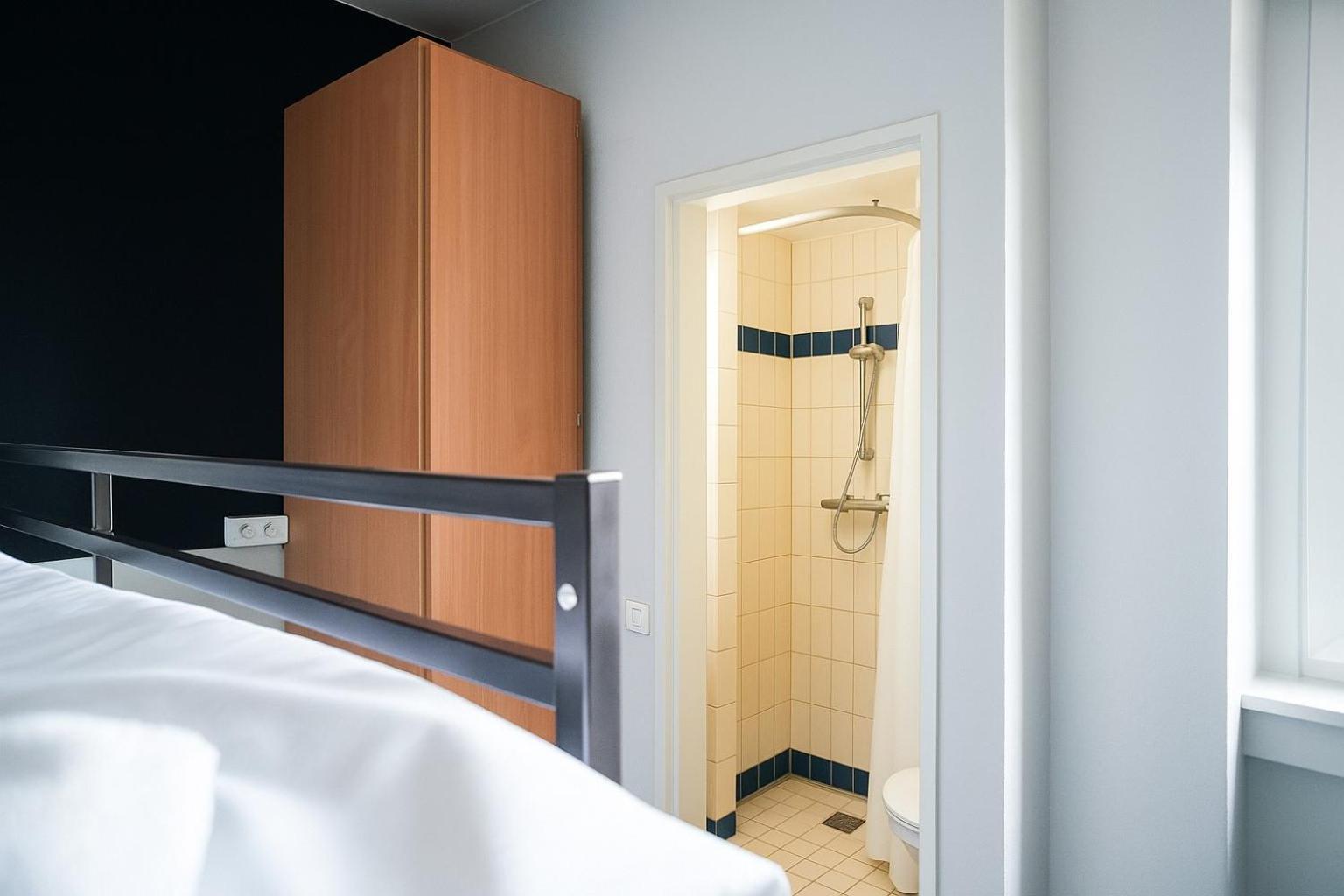 Zweibettzimmer mit eigenem Bad