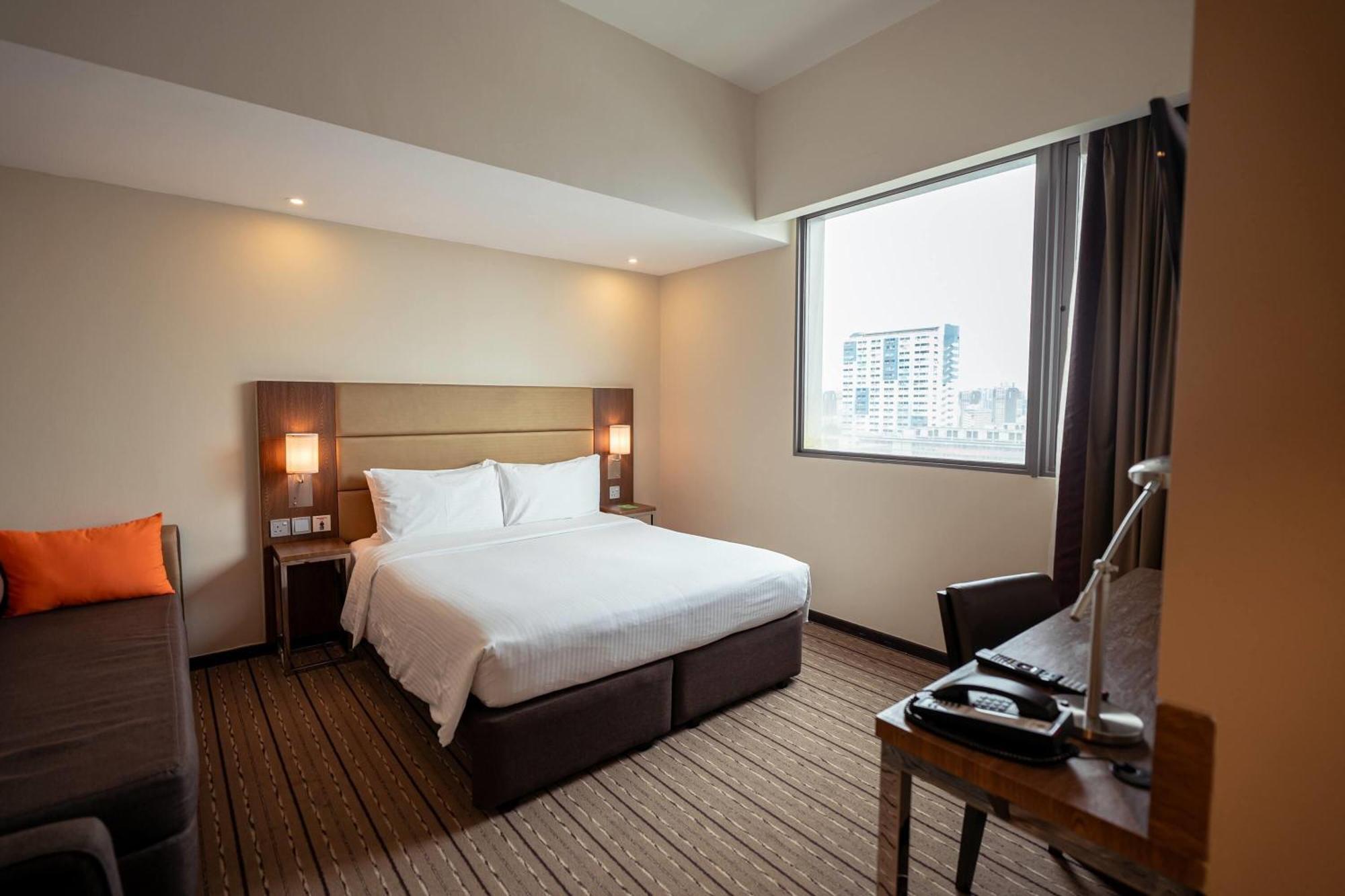 Universelles, barrierefreies Zimmer mit 1 Queensize-Bett