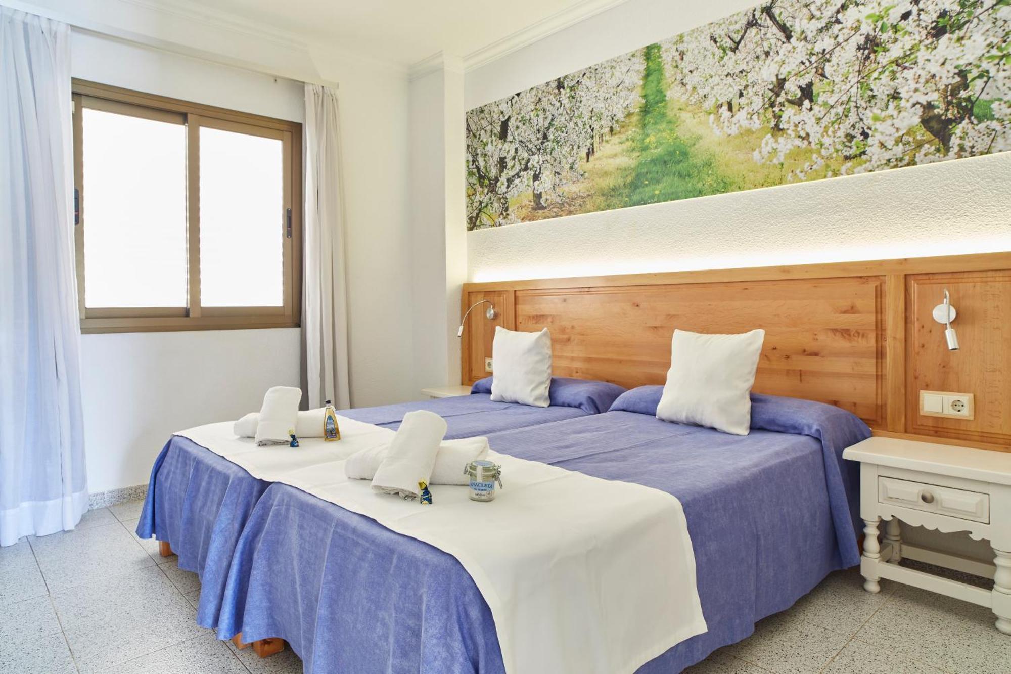 Premium One-Bedroom Apartment Pool View