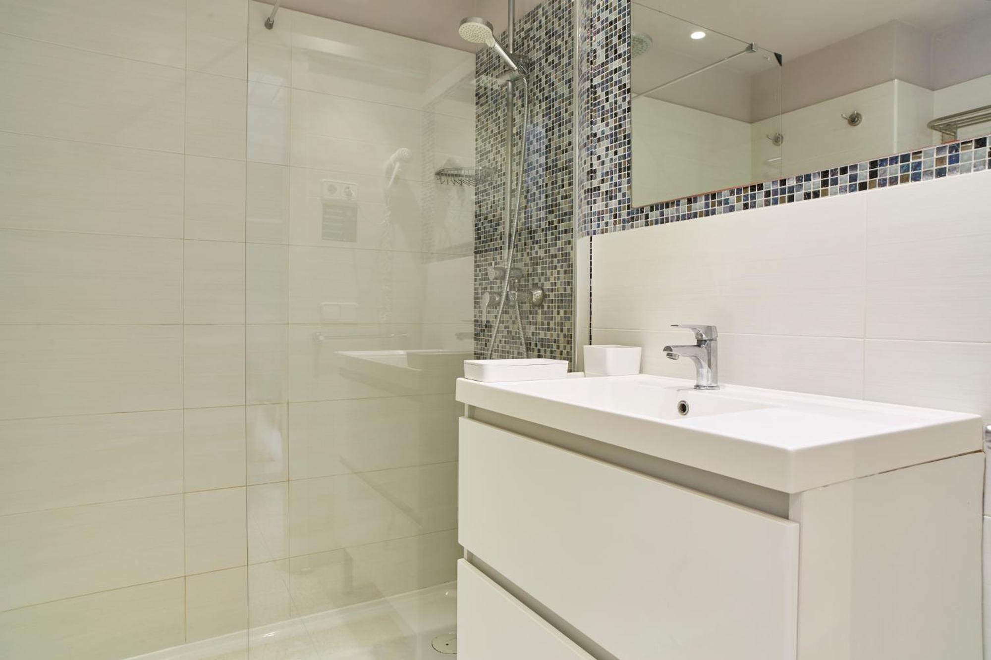 Premium One-Bedroom Apartment Pool View