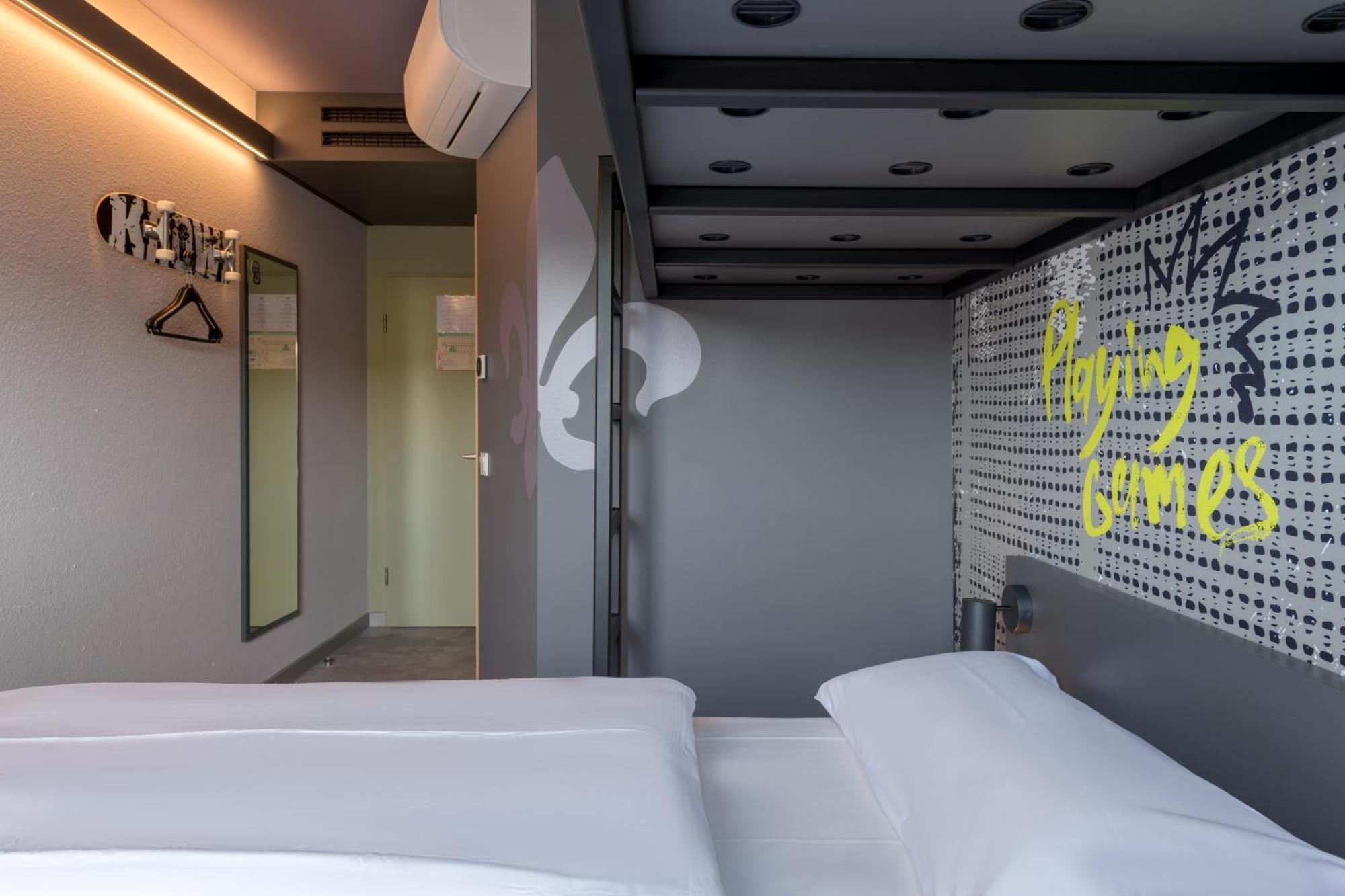 Triple Room,1743098551:JPEG