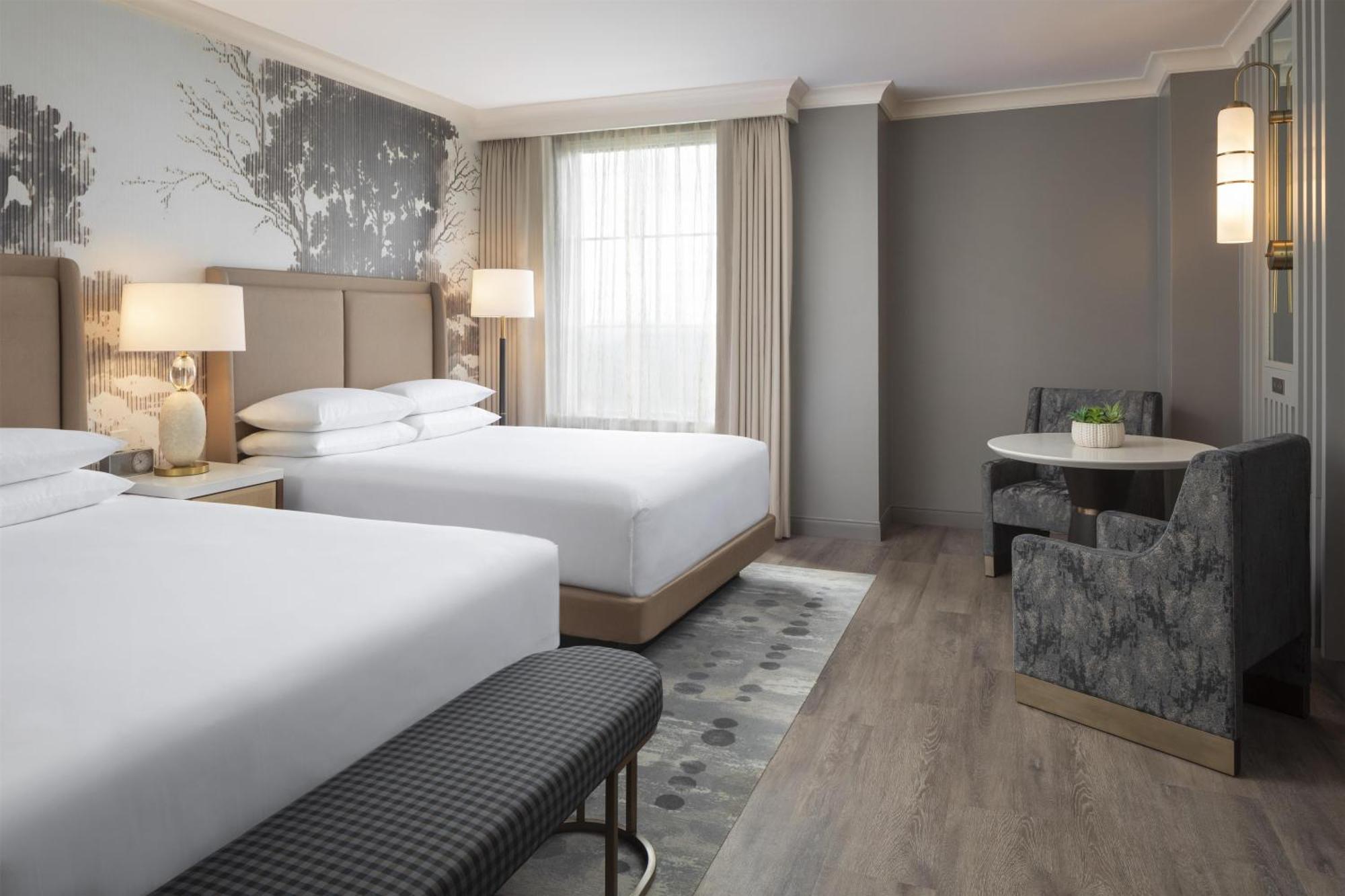 Zimmer mit 2 Queensize-Betten - Zugang zum Club
