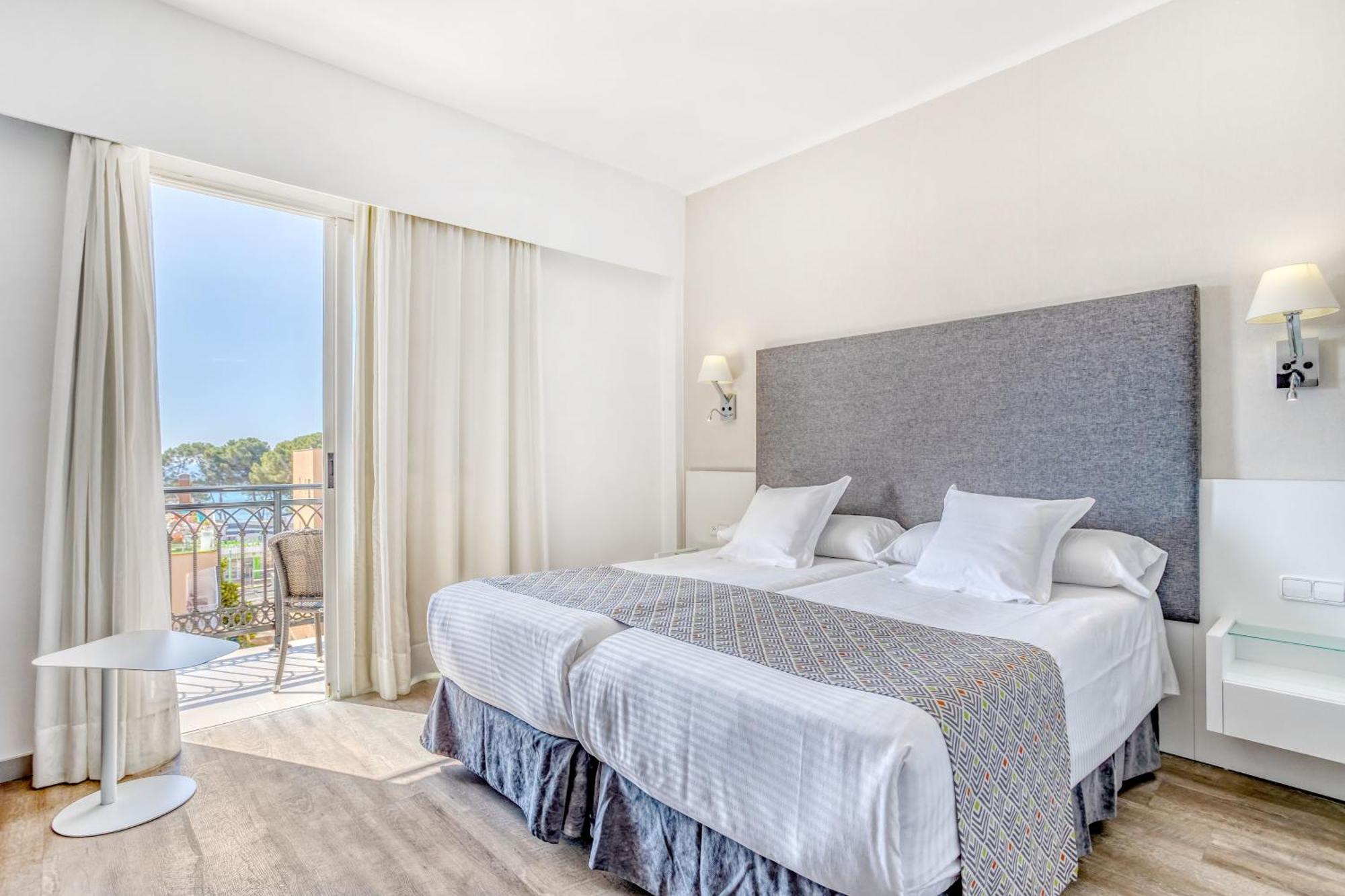 Premium Double Room,1765181861:JPEG