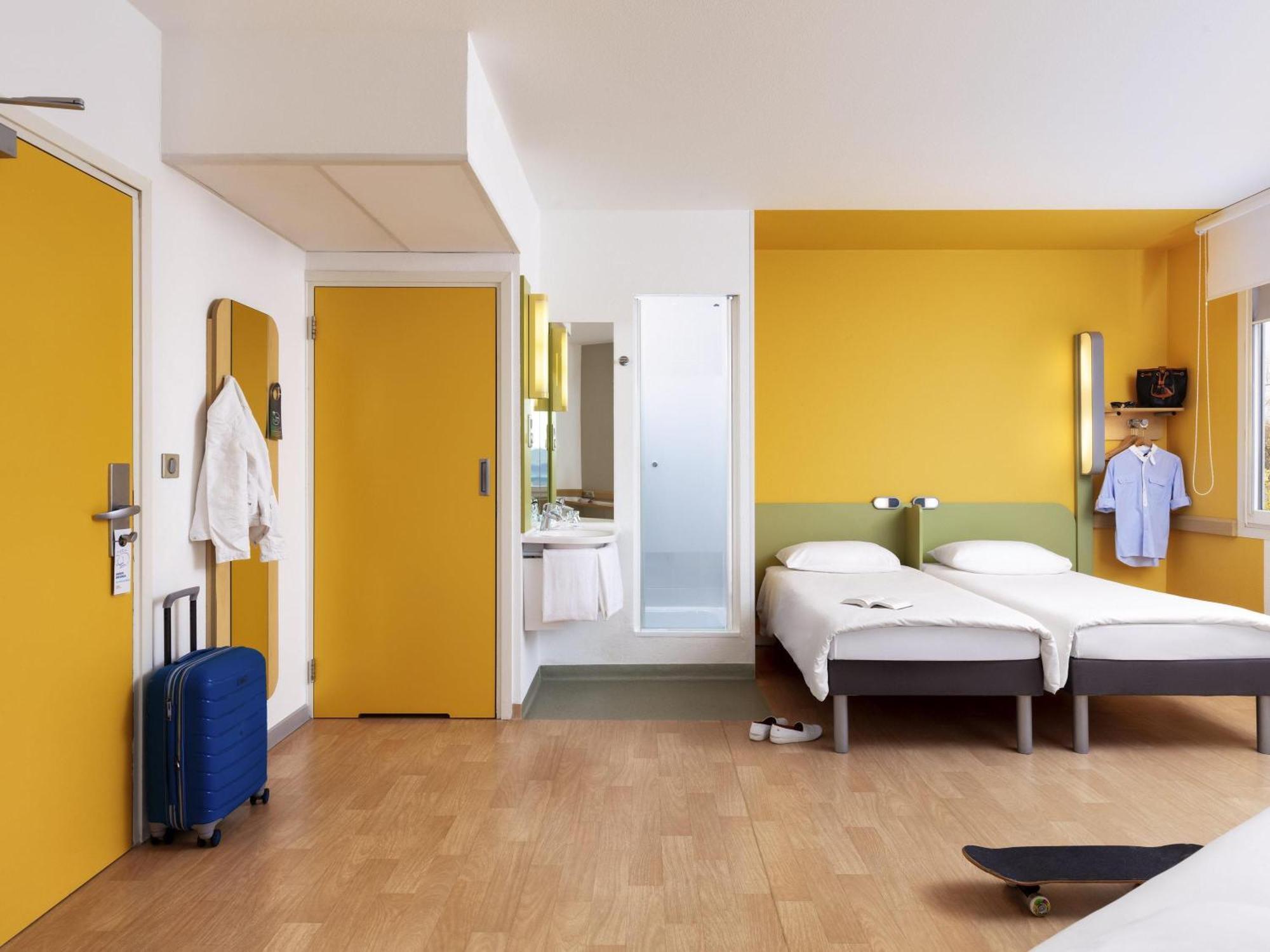 Standard Zimmer mit 3 Einzelbetten