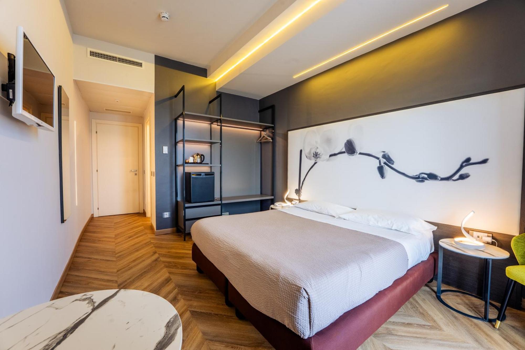 Double Room Lake View Balcony