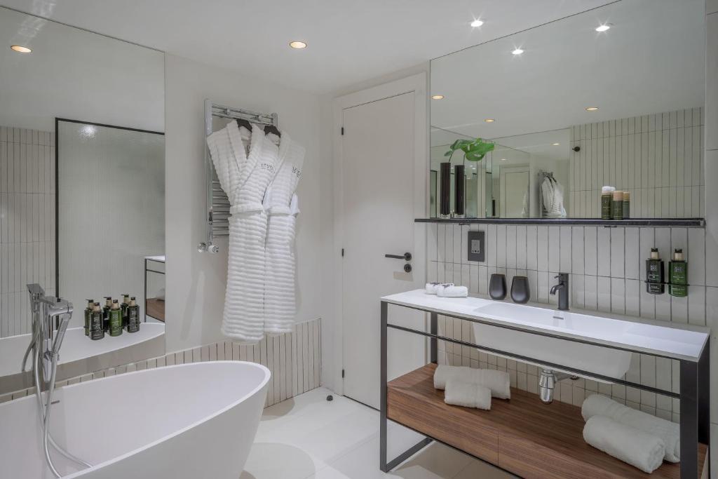 The Marylebone Suite Executive Lounge Access