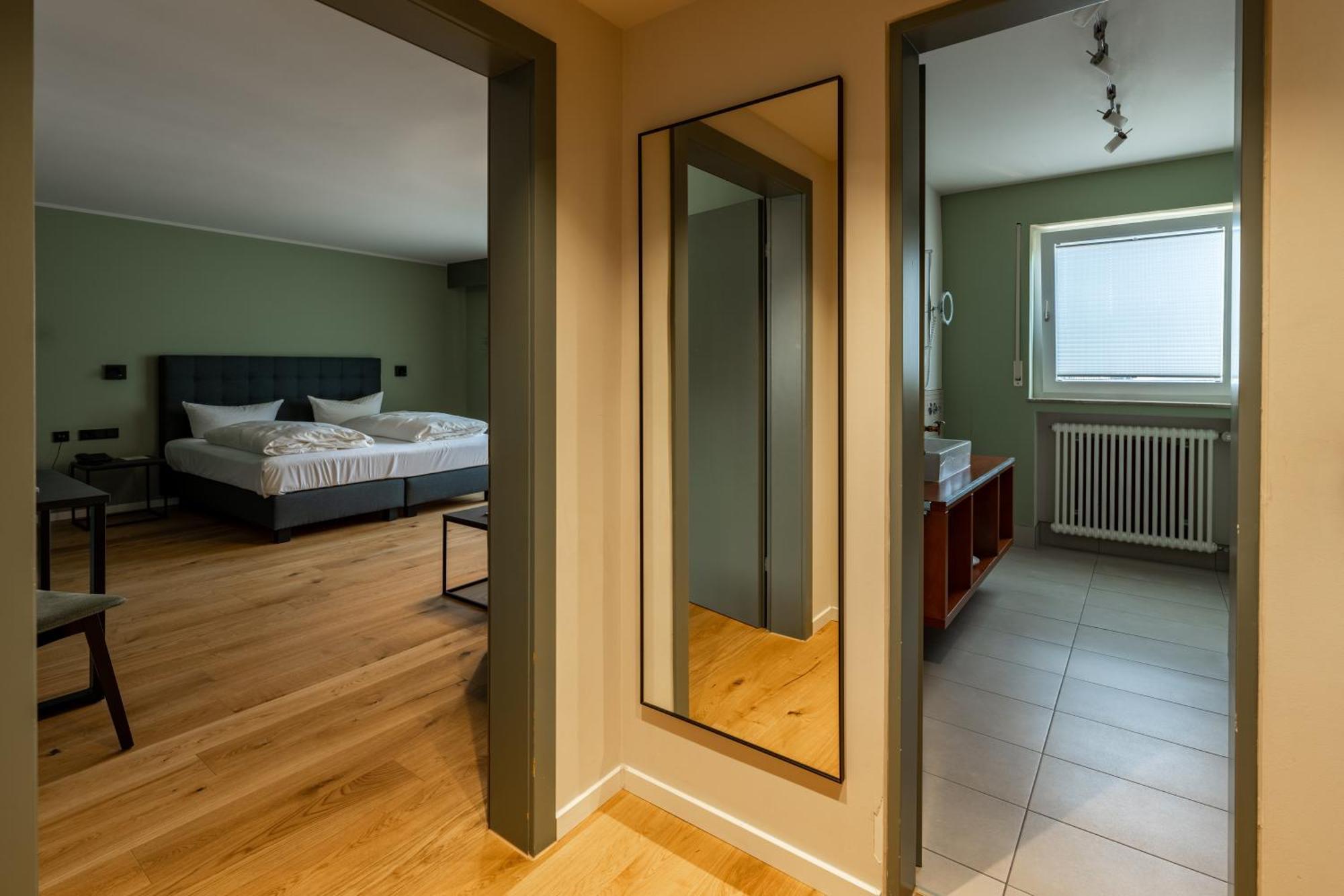 Junior Suite,1774435781:JPEG