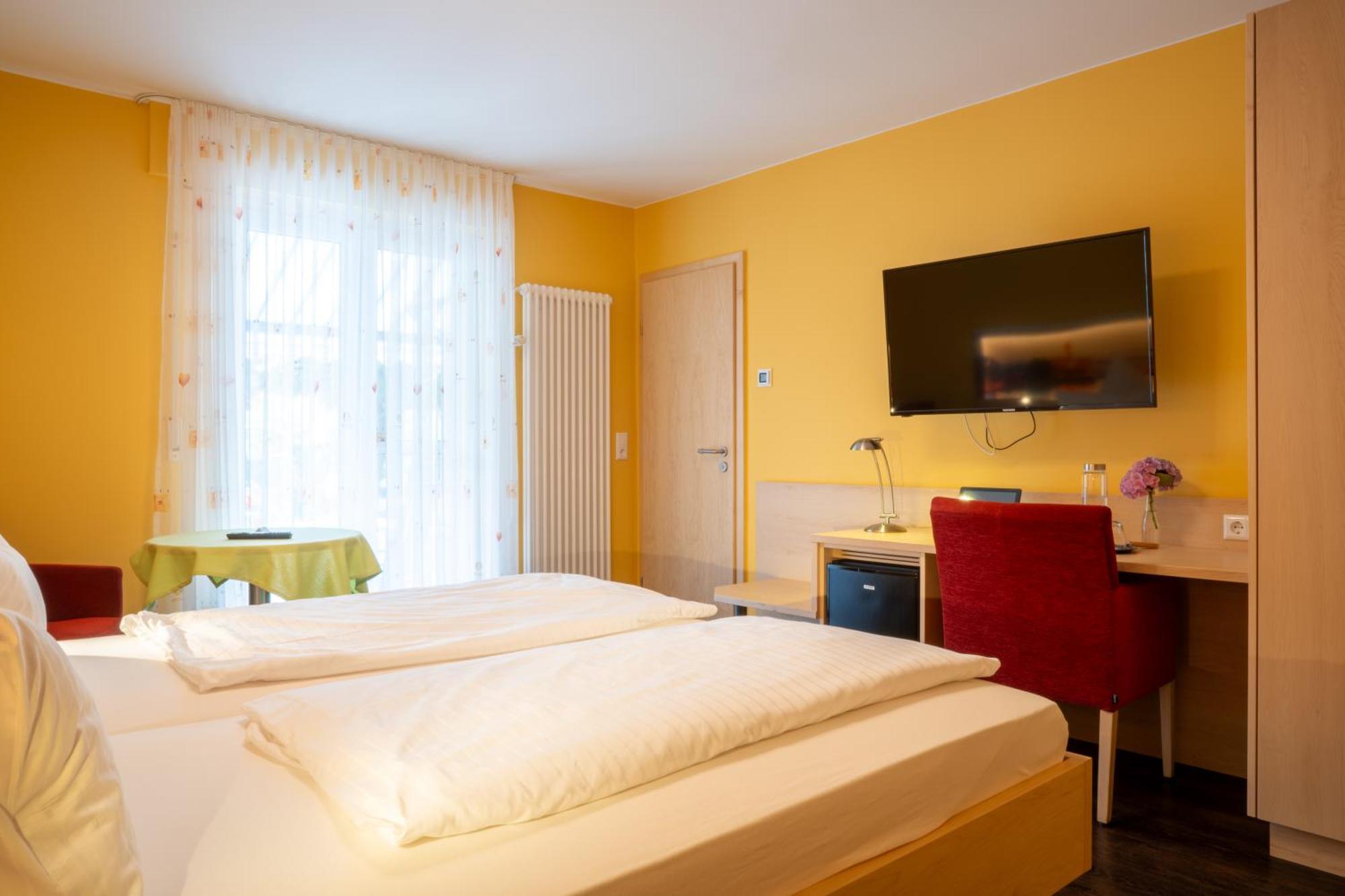 Doppelzimmer mit Balkon