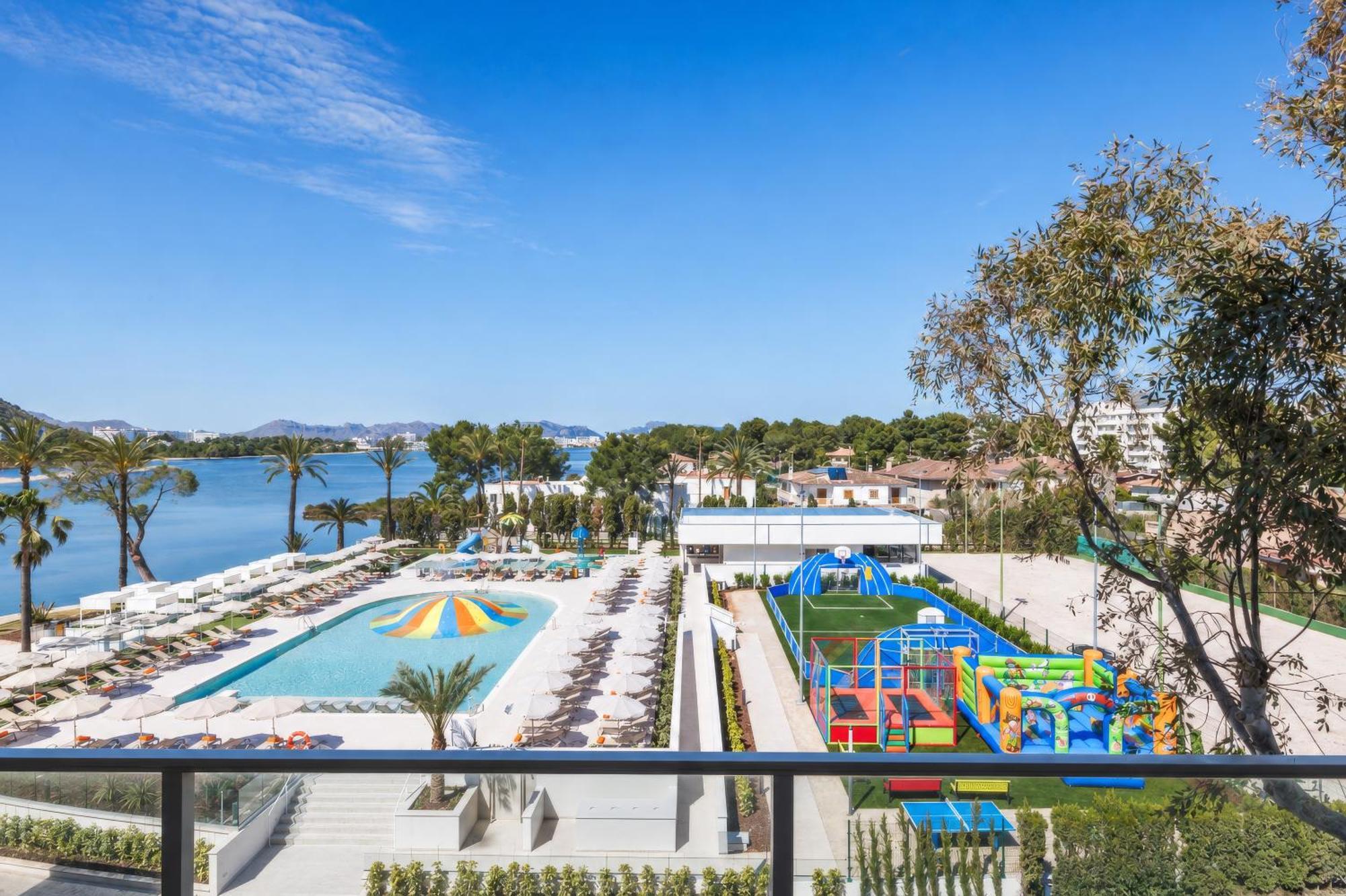 Apartment Pool View