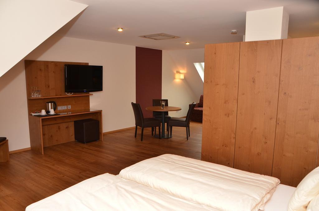 Family Room with Balcony,196806265:JPEG