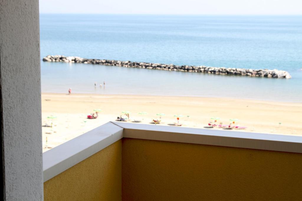 Room with Sea View,22085958:JPEG