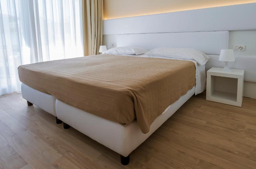 Superior Double or Twin Room,23430171:JPEG