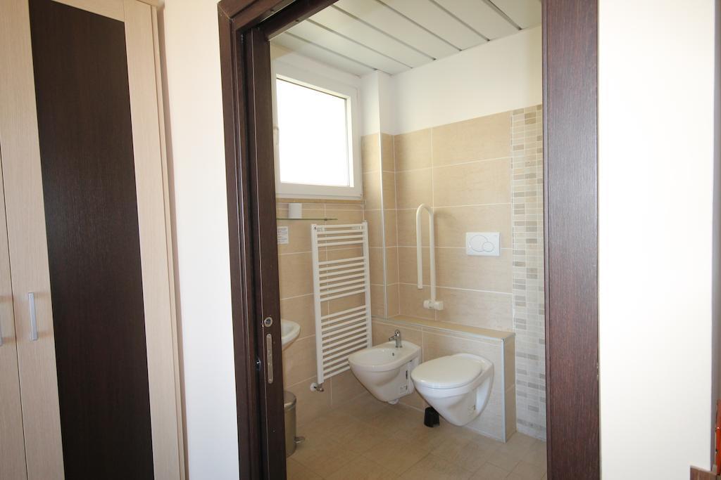 Double or Twin Room with Sea View,246225637:JPEG