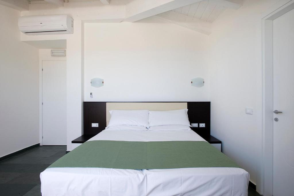 Double or Twin Room Sea View,25553766:JPEG