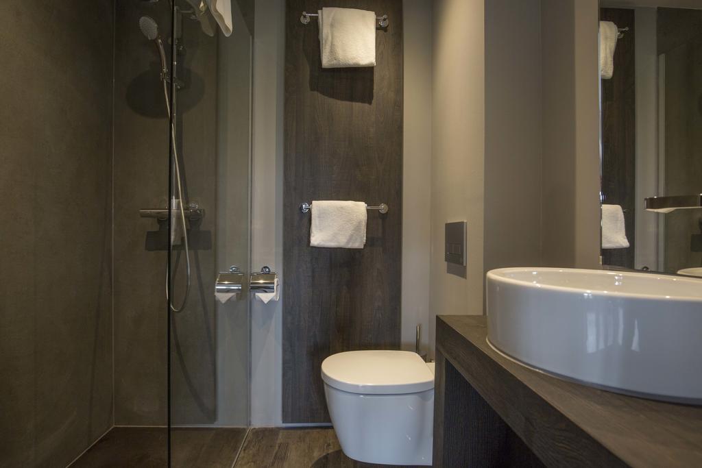 Small Double Room,1216717708:JPEG