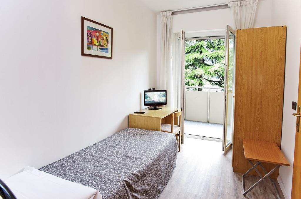 Single Room,645167616:JPEG