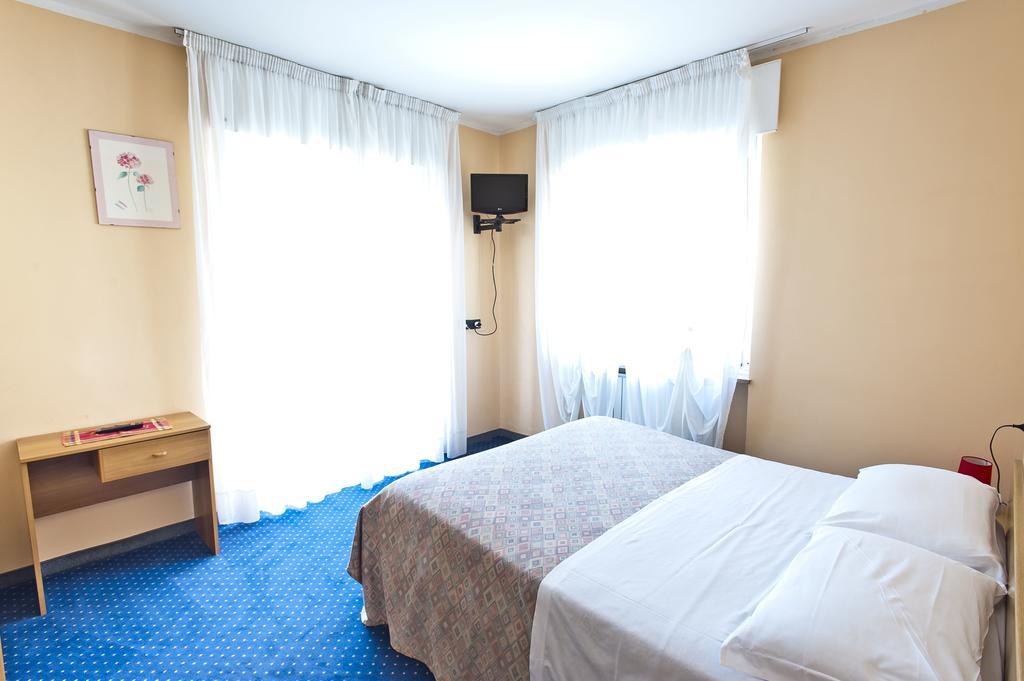 Double or Twin Room,449590002:JPEG