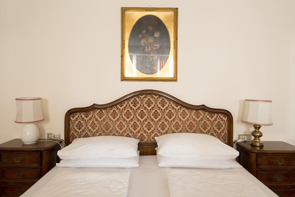 Classic Double Room,682977120:JPEG