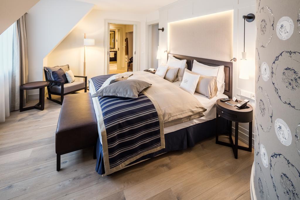 Senior Suite,442469991:JPEG