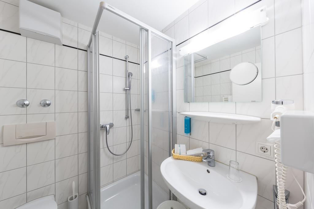 Single Room facing countryside,1267842526:JPEG