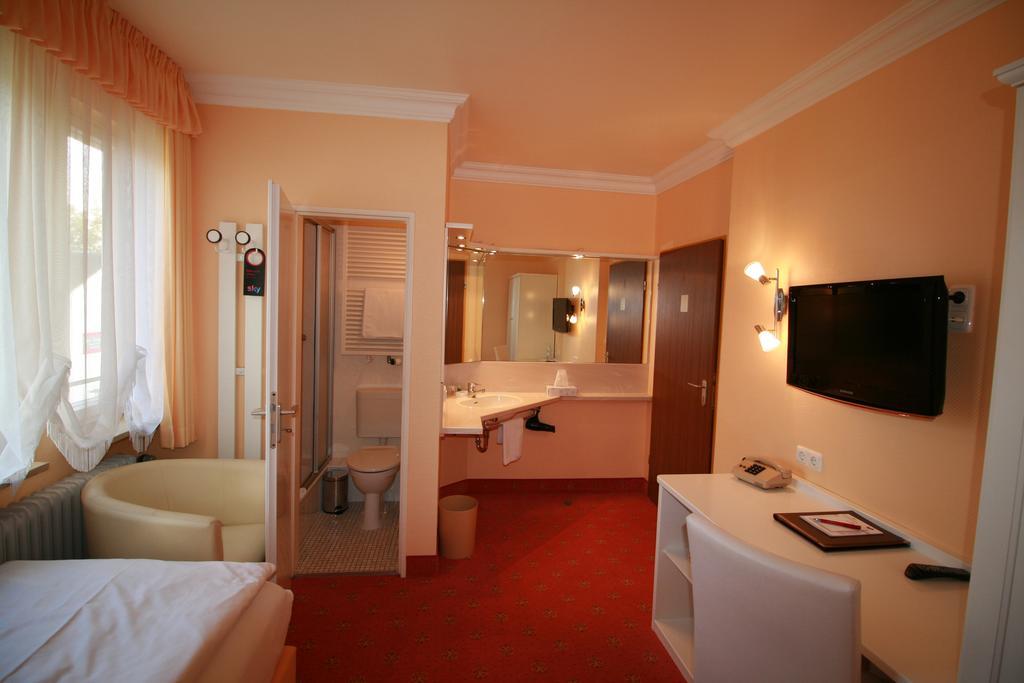 Single Room,464454885:JPEG