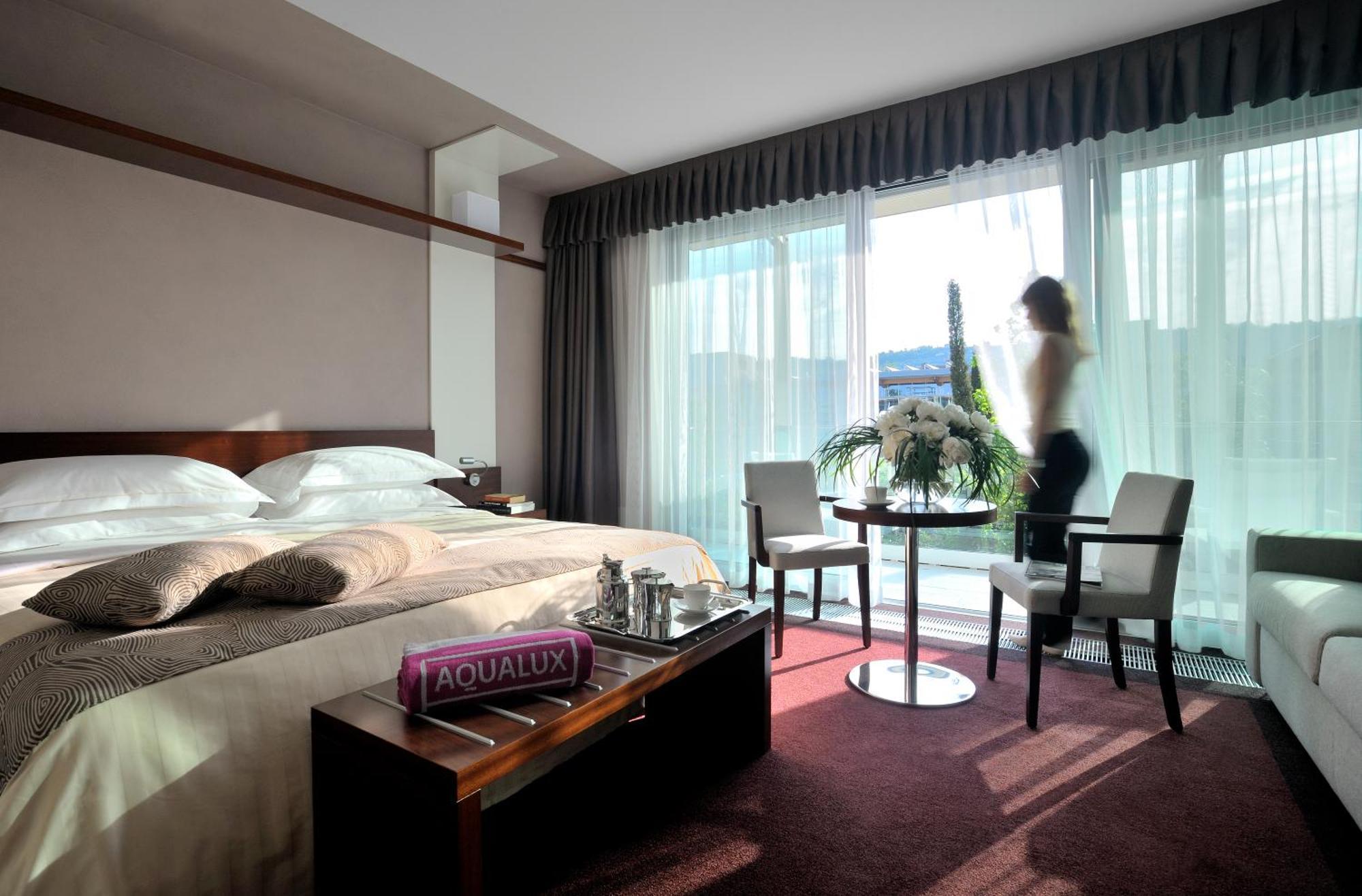 Double or Twin Room with City View,886587874:JPEG