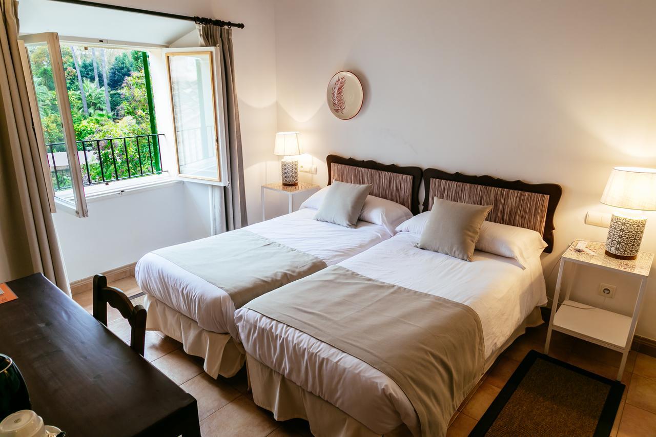 Zweibettzimmer mit Bergblick