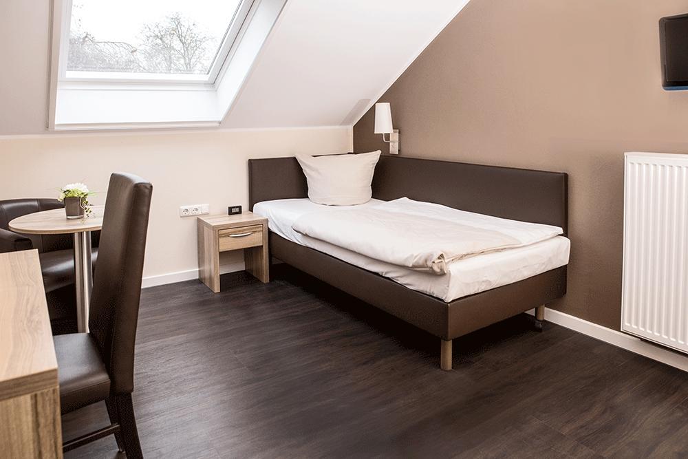 Single Room,543196728:JPEG