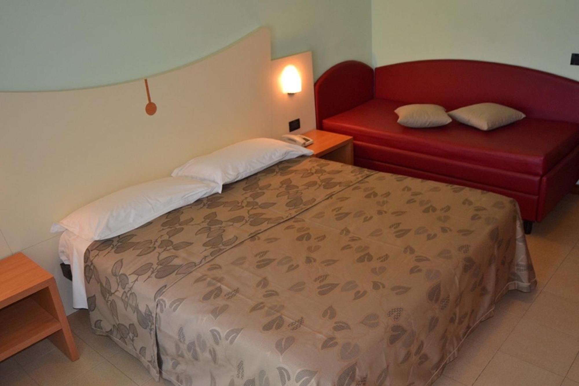 Superior Triple Room - Beach Front,813251973:JPEG