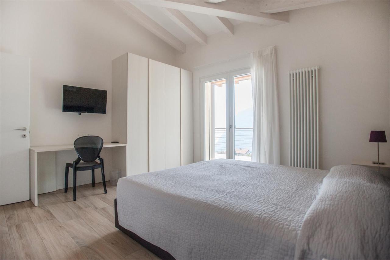 One-Bedroom Apartment,720958924:JPEG