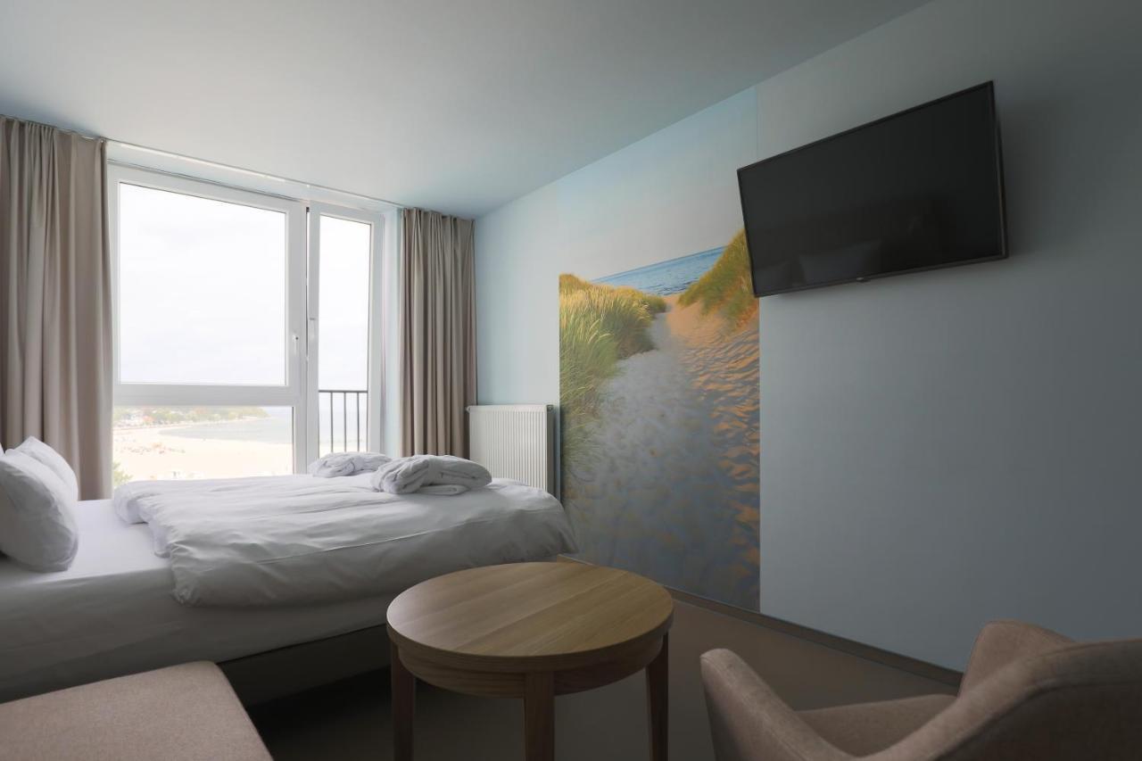 Double Room with Side Sea View,736103116:JPEG