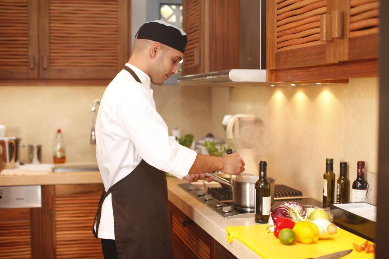 Waterfront Suite with Private Sundeck (350 meters from the main hotel)