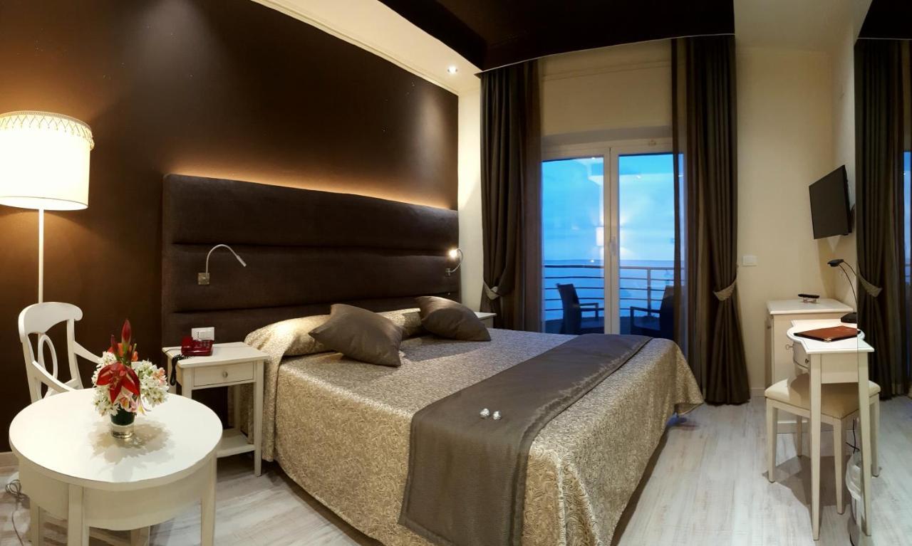 Classic Double or Twin Room with Sea View