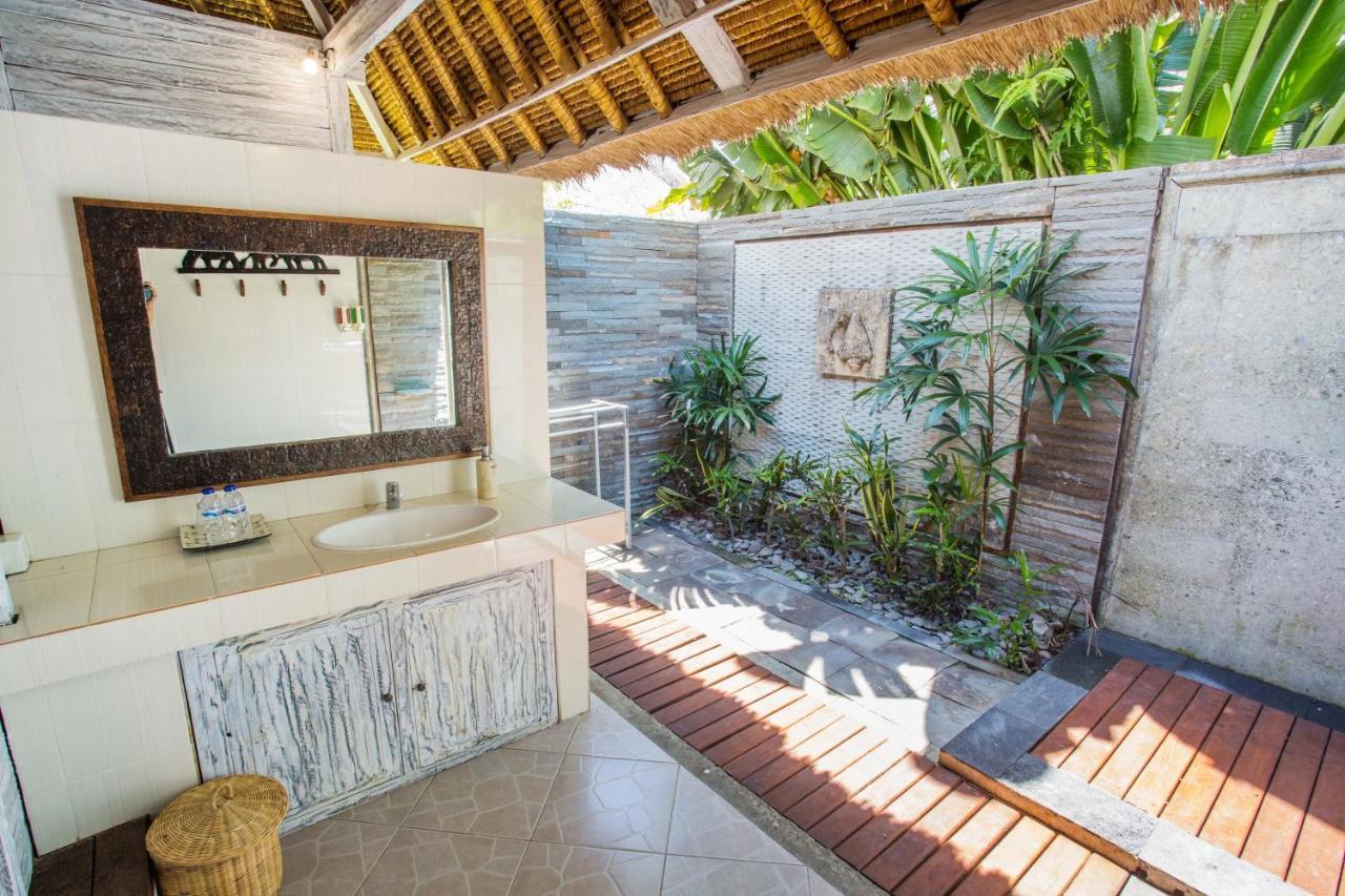 Superior One-Bedroom Huts with Ocean View