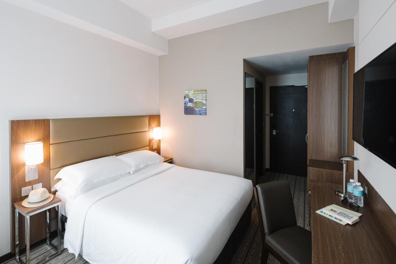 Superior Room with 1 Queen Bed,832506908:JPEG