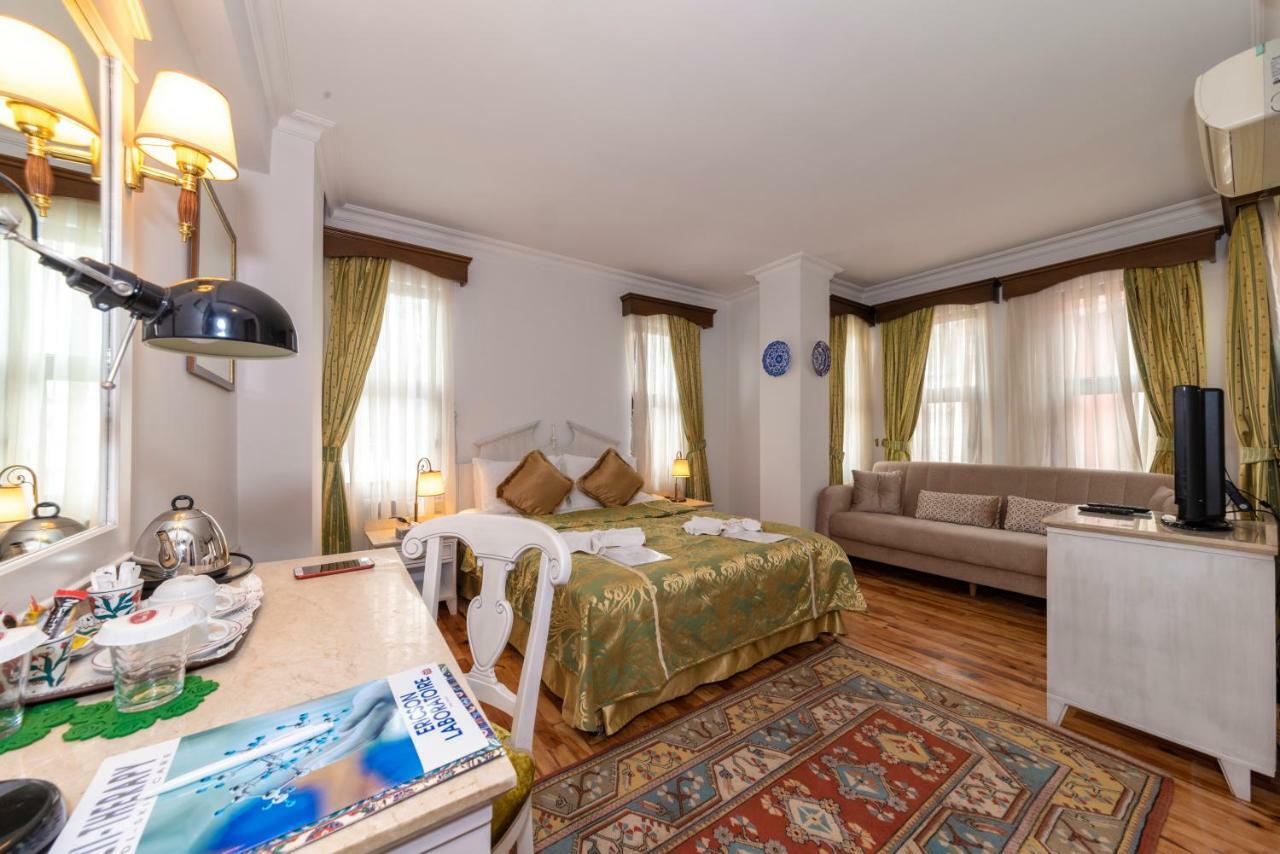 Corner Double or Triple Room,779231700:JPEG