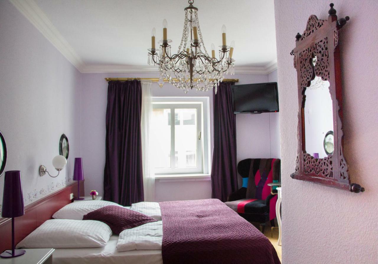 Basic Doppel-/Zweibettzimmer