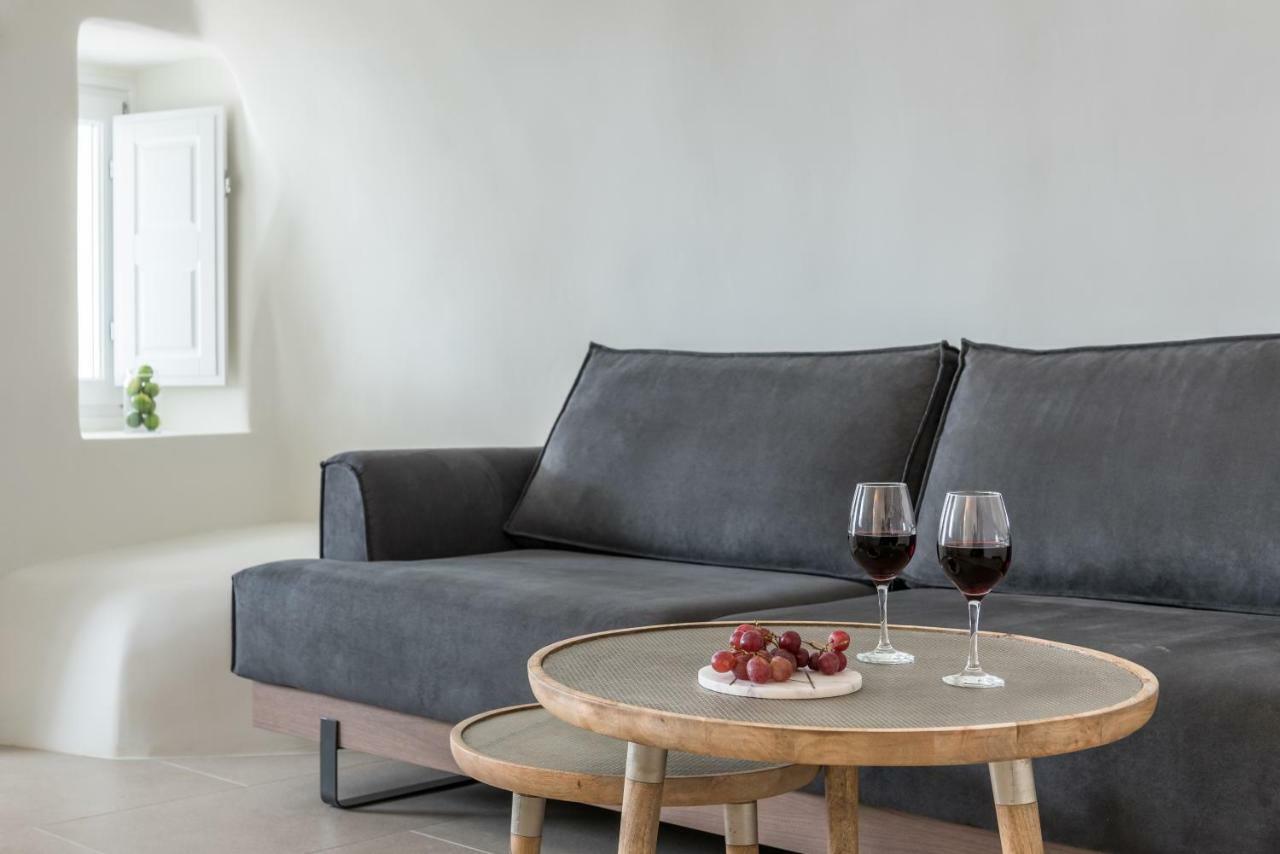 Junior Suite mit Blick auf die Caldera und den Sonnenuntergang