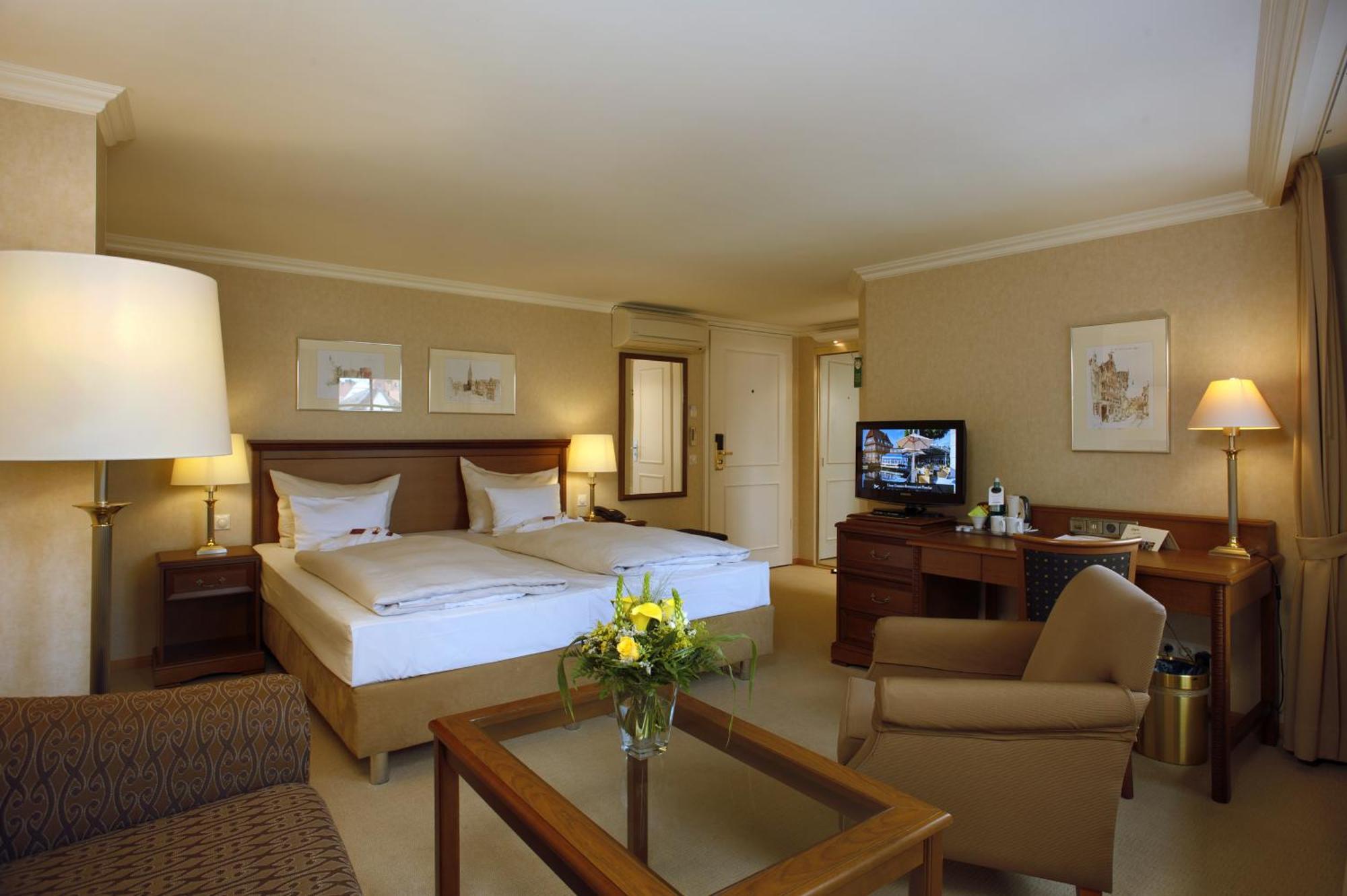 Deluxe Double Room,130154027:JPEG